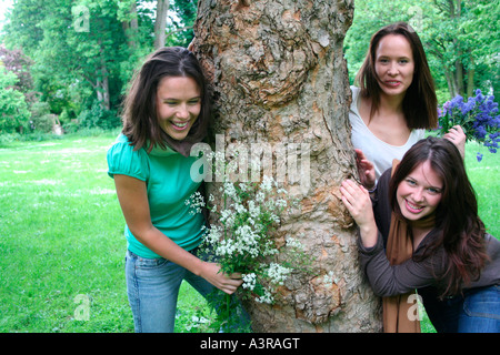 Freundinnen Spaß im freien Stockfoto