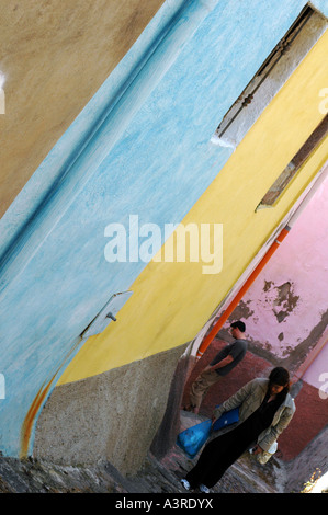 Gasse mit bunten Häusern in Bosa-Sardinien-Italien Stockfoto