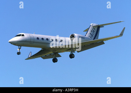 Gulfstream G450 Privatjet im Landeanflug Stockfoto