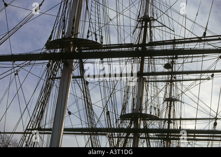 Schließen Sie die Ansicht von der Cutty Sark Masten und Takelage teilweise Silhouette, SE10, Greenwich, London, UK Stockfoto