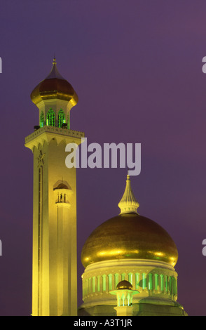 Detail der Minarett und Kuppel der Omar Ali Saifuddin Mosque in Bandar Seri Begawan, Brunei Stockfoto