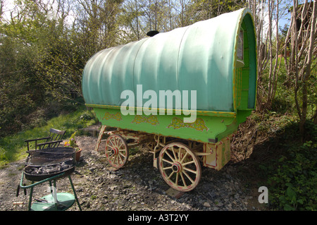 Romany Caravan Ferienunterkunft im ländlichen West Wales von Betrieben unter das Stroh Urlaub Fachbetrieb Stockfoto