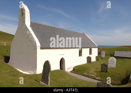 Kleine Kapelle am Mwnt an der Cardigan Bay Küste in der Nähe von Cardigan Ceredigion Wales UK Stockfoto