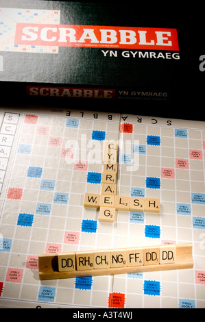 WELSH scrabble Brettspiel mit charakteristischen Doppel Buchstabensteine (Digraph) DD RH CH NG FF Stockfoto