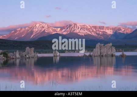 Mono Lake in der Sierra Nevada, USA, Kalifornien, Sierra Nevada Stockfoto