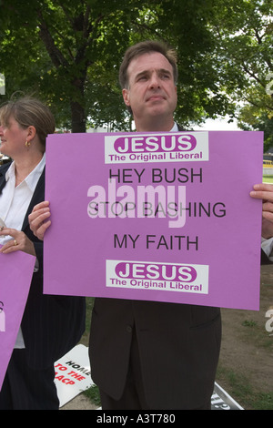 Gegner von Präsident George Bush rally in Detroit Stockfoto