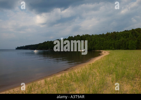 Sandstrand am Forellen Bay auf Grand Island National Recreation Area in Munising Michigan Stockfoto