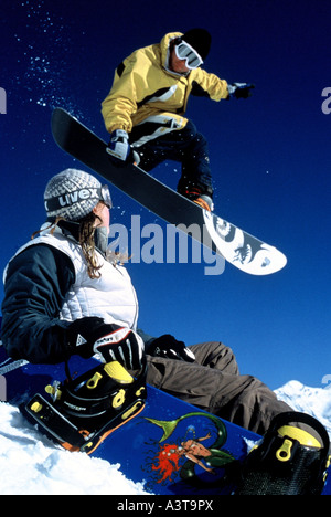 zwei Snowboarder, Frankreich, Alpen Stockfoto