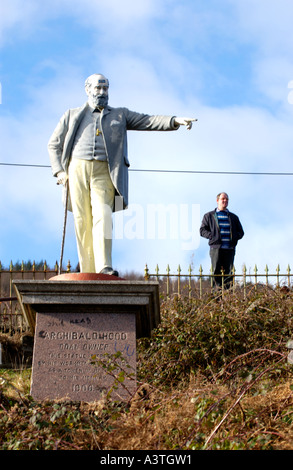 Statue des Kohle-Besitzers Archibald Hood Llwnypia Rhondda Valley South Wales UK GB Stockfoto