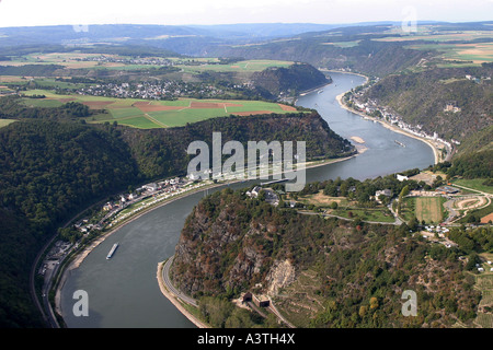 Die Loreley (auch Lorelei geschrieben) ist ein Fels am östlichen Ufer des Rheins in der Nähe von St. Goarshausen, die etwa 120 steigt Stockfoto