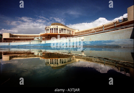 Art Deco Saltdean Lido in der Nähe von Brighton East Sussex, Baujahr 1937, kurz vor einer großen Programm der Restaurierung Stockfoto