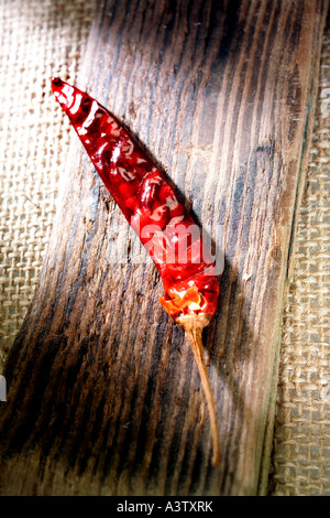 Getrocknete rote Chilischote rustikalen Hintergrund Land der Herkunft Bangladesch Stockfoto