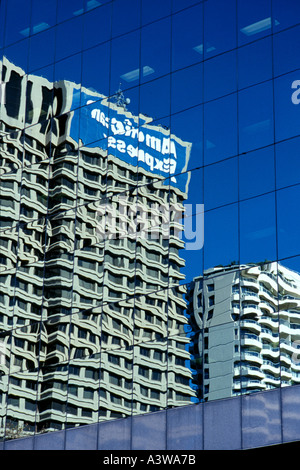 Die American Express Gebäude spiegelt sich in einem anderen Gebäude in Sydney Stockfoto