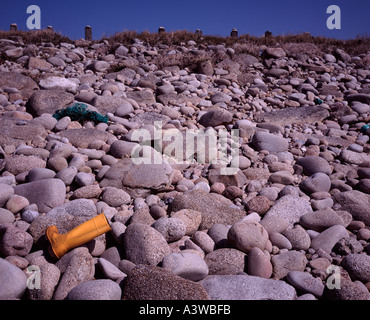 Gelbe Wellington an einem Strand auf Bryher Isles of Scilly Cornwall UK Stockfoto