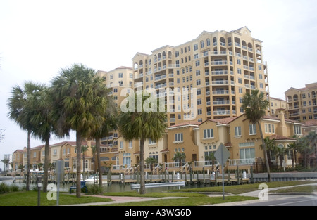 Eigentumswohnungen in der Nähe von Golf Strand. Clearwater Beach Florida USA Stockfoto