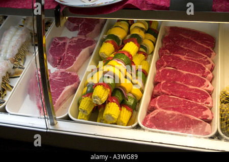 Frische Lebensmittel im Salt Rock Grill auf The Narrows des Golf Intercoastal Waterway. Indian Shores Florida USA Stockfoto