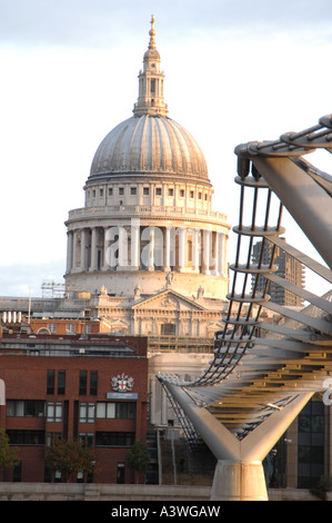 St Pauls in den Morgen. Stockfoto