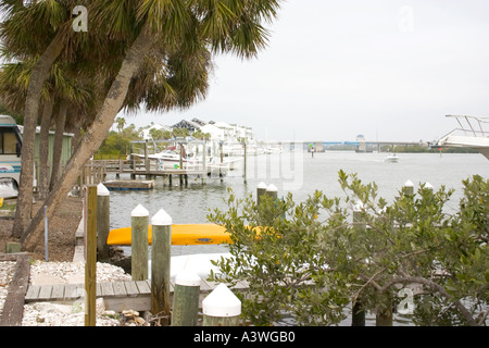 Docks und Boote auf Clearwater Harbor des Golf Intercoastal Waterway. Indian Rocks Beach Florida USA Stockfoto