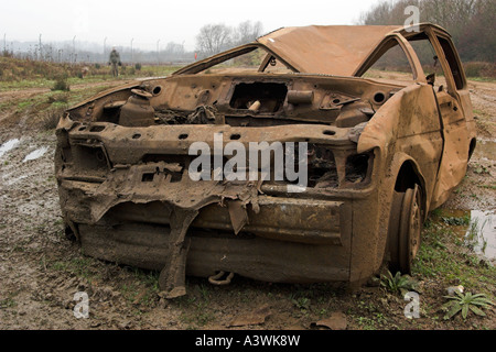 "Ausgebrannt" rostenden Auto verlassen auf Brachland, England, UK, "Nahaufnahme" Stockfoto