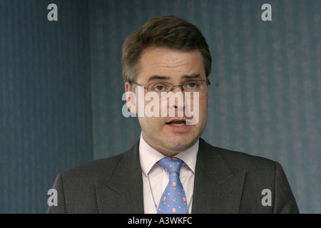 Tim Loughton Tory MP für Ost Worthing Shoreham Schattenminister für Kinder Portrait 2004 Stockfoto