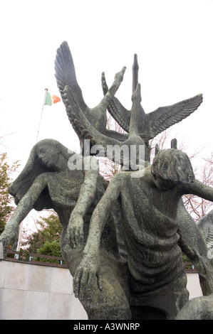 Statue von Children of Lir von Oisín Kelly im Garden of Remembrance in Dublin, Irland, zum Gedenken an die Toten des Osteraufstands 1916 Stockfoto