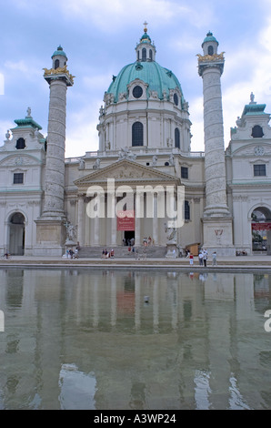 21 07 04 Wien Österreich Kathedrale Karlskirche Foto copyright Barry Cronin Chromepix com Stockfoto