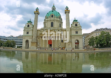 21 07 04 Wien Österreich Kathedrale Karlskirche Foto copyright Barry Cronin Chromepix com Stockfoto