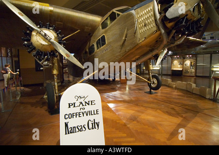 Michigan Dearborn The Henry Ford Museum 1928 Ford 4AT B dreimotorigen Flugzeug ausstellen Stockfoto