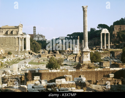 Geographie / Reisen, Italien, Rom, Forum Romanum, von links: Antoninus Pius Tempel via Sacra, Tempel von Caesar, Fokas Spalte, cas Stockfoto