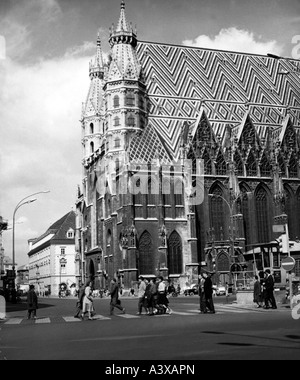 Geographie/Reise, Österreich, wien, Kirchen, Stephansdom, Außenansicht, teilweise, 1950er Jahre, Stockfoto