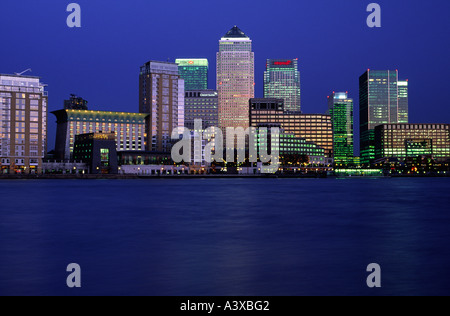 Insel der Hunde in der Dämmerung in London Stadt England UK Stockfoto