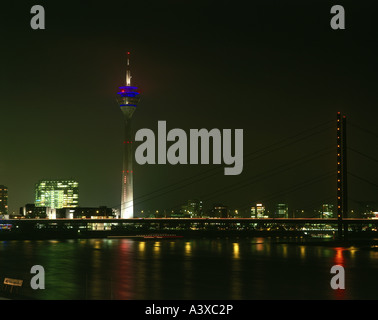 Geographie / Reisen, Deutschland, Nordrhein-Westfalen, Düsseldorf, Blick auf die Stadt / Stadtansichten, Skyline, Rhein, Rheinturm, Rhein Stockfoto