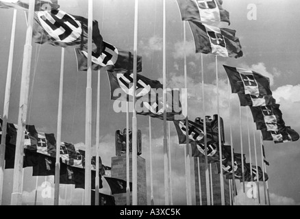 Geographie/Reisen, Italien, Politik, italienische und deutsche Flaggen, beim Besuch von Adolf Hitler in Rom, 3.5.1938 - 9.5.1938, Stockfoto