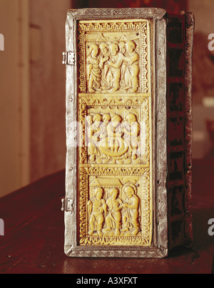 Bildende Kunst, Mittelalter, Handwerk / Handwerk, Elfenbeinschnitzerei, Szenen aus dem Leben Jesu Christi, Diptychon, frühen 9. Jahrhundert, cour Stockfoto