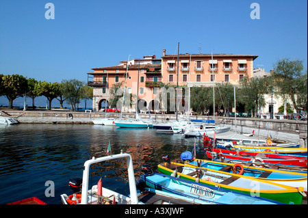 Torri del Benaco am Gardasee Stockfoto