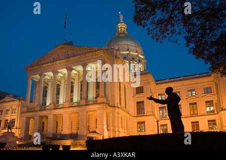 Georgia State Capitol mit Statue von Senator Richard Russell, Atlanta Georgia Stockfoto