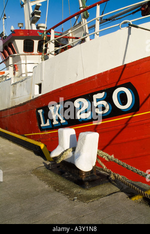 dh Lerwick Hafen LERWICK SHETLAND Marine Pier Poller Fischerboot und Kai Stockfoto