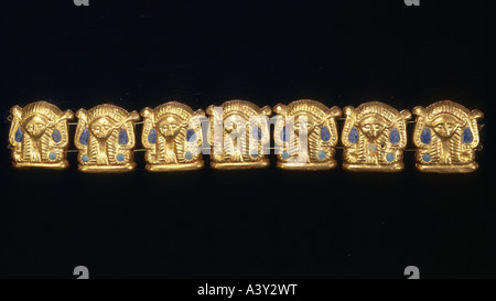 Bildende Kunst, antike, Ägypten, Handwerk / Handwerk, Kette mit Muscheln und Hathor Köpfe, Gold, Emaille, Schatz der Königin Amanischa Stockfoto