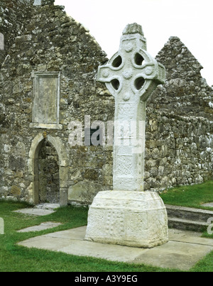 Reise/Geographie, Irland, Clonmacnoise, Denkmäler, Südkreuz in der Nähe des Tempels Doolin, Ostseite, 9. Jahrhundert, historisch, Europa, County Kildare, Religion, christenheit, bildende Kunst, religiöse Kunst, Mittelalter, Skulptur, Skulpturen, Stein, Granit, keltisch, Zierde, hoch, Mittelalter, Stockfoto