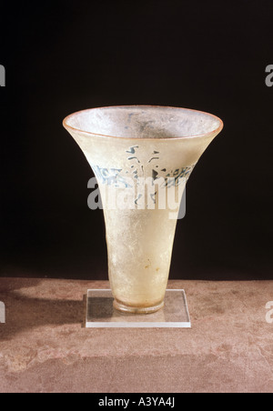 Bildende Kunst, islamische Kunst, Handwerk / Handwerk, Tasse, 13. Jahrhundert, Glas, Emaille, irakische nationale Museum, Bagdad, historisch, Historica Stockfoto