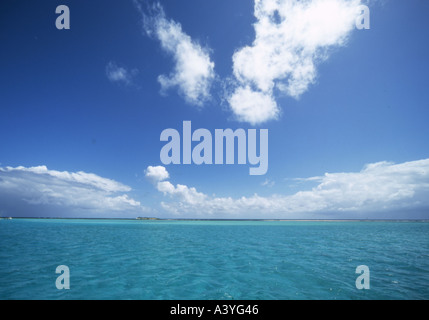 WASSER DER KARIBIK TOBAGO CAYS GRENADINEN Stockfoto