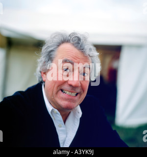 Autor und Komiker Monty Python Terry Jones am 2006 Guardian Hay Festival, Hay-on-Wye in Wales, UK KATHY DEWITT Stockfoto