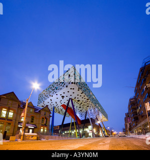 Toronto-Ontario - Alsops scharfen Zentrum für Design, Gebäude, Hochschule für Kunst und Design, in der Dämmerung im Winter. OCAD Stockfoto