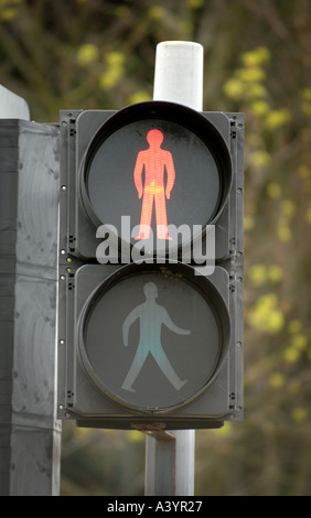 Eine rote Mann Fußgängerzone Stop Schild an einer Fußgängerzone. Stockfoto