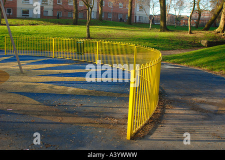 Spielplatz In einem öffentlichen Park Stockfoto