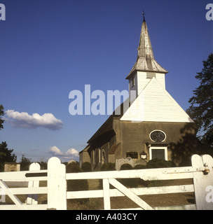 St Mary und Allerheiligen Kirche am Lambourne nahe Abridge in Essex UK - stammt aus dem 12. Jahrhundert Stockfoto