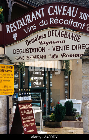 Europa Frankreich Burgund CÔTE D'OR POMMARD VILLAGE RESTAURANT UND WEIN DES ERZEUGERS KELLER EINGANG Stockfoto