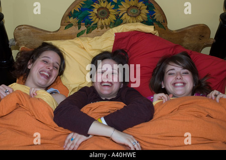 Drei Mädchen in ihren Teenagern Stockfoto