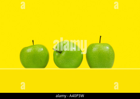3 grüne Äpfel 3 Gruene Aepfel Granny Smith Stockfoto