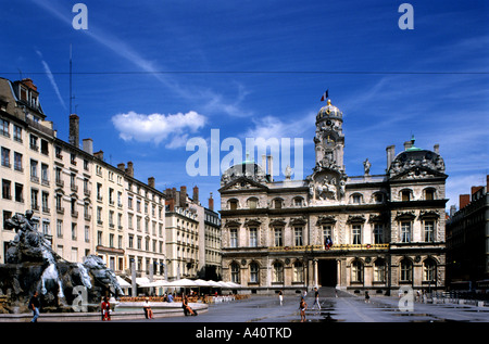 Hotel de Ville und Place des Terreaux Brunnen Presqu Ile Rhônetal Lyon Frankreich Stockfoto